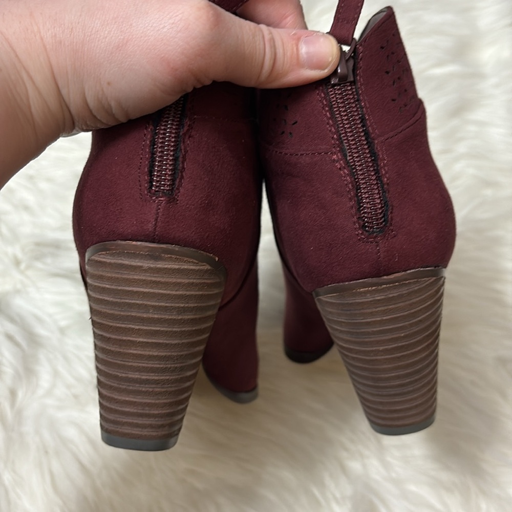 NWOT Violet & Red Jackson Lazer Cut Topline Bootie Burgundy Size 7 Stitch Fix - Picture 11 of 13